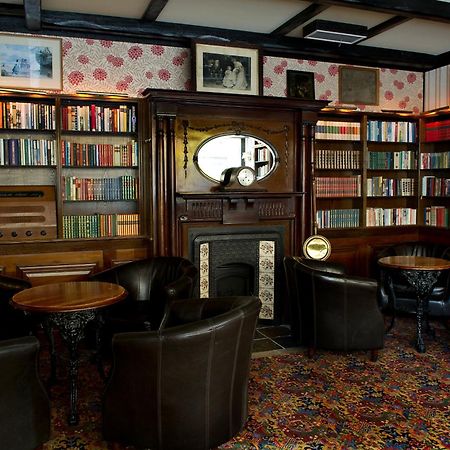 Hotel Bishops Arms Koeping Kültér fotó