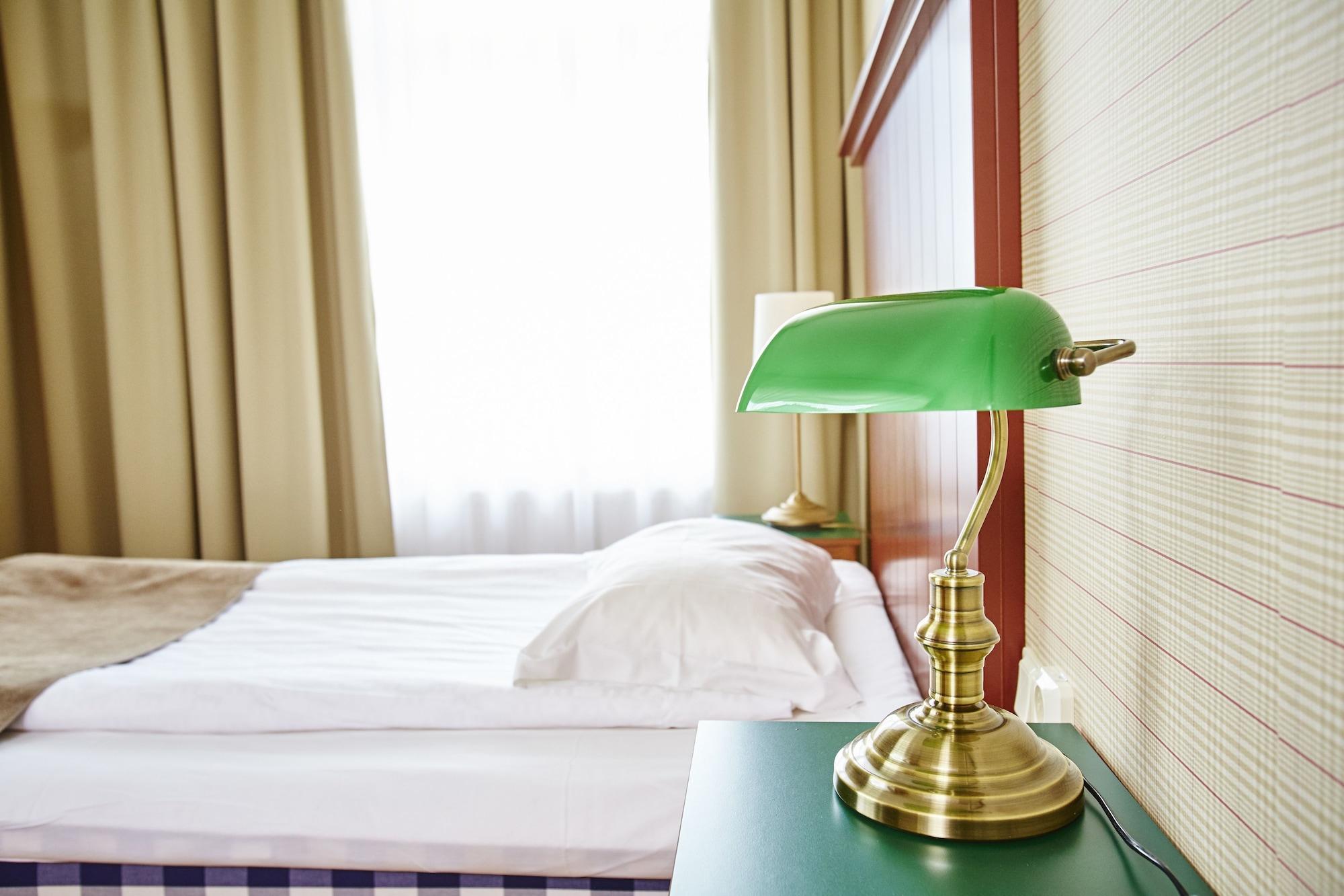 Hotel Bishops Arms Koeping Kültér fotó