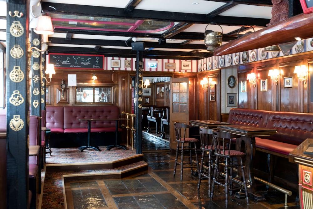 Hotel Bishops Arms Koeping Kültér fotó