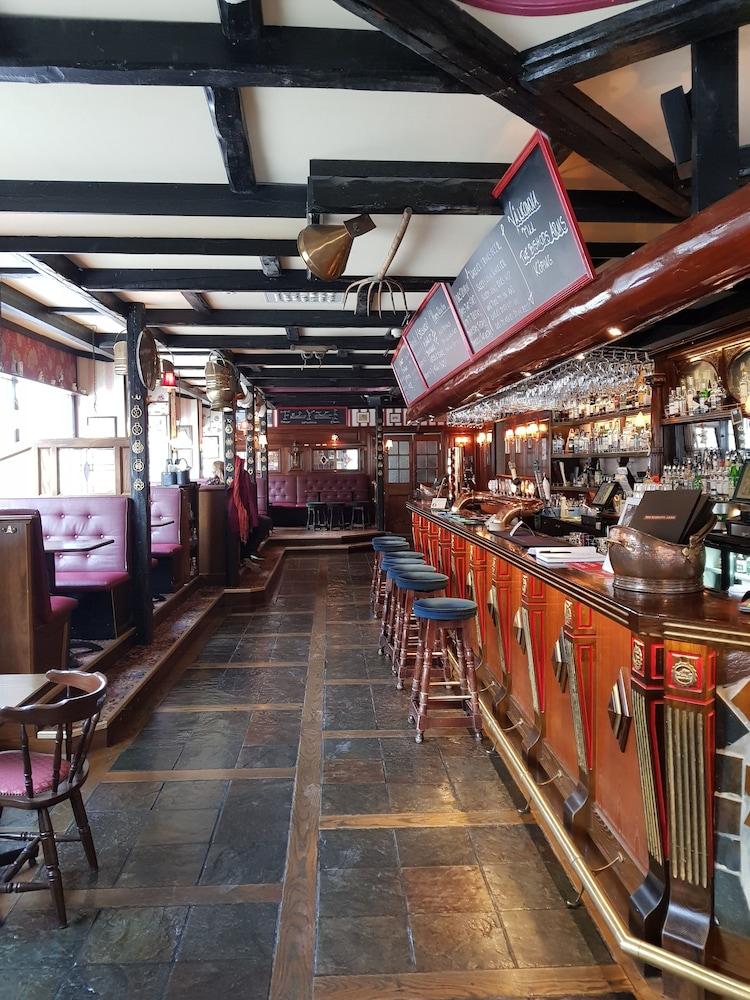 Hotel Bishops Arms Koeping Kültér fotó