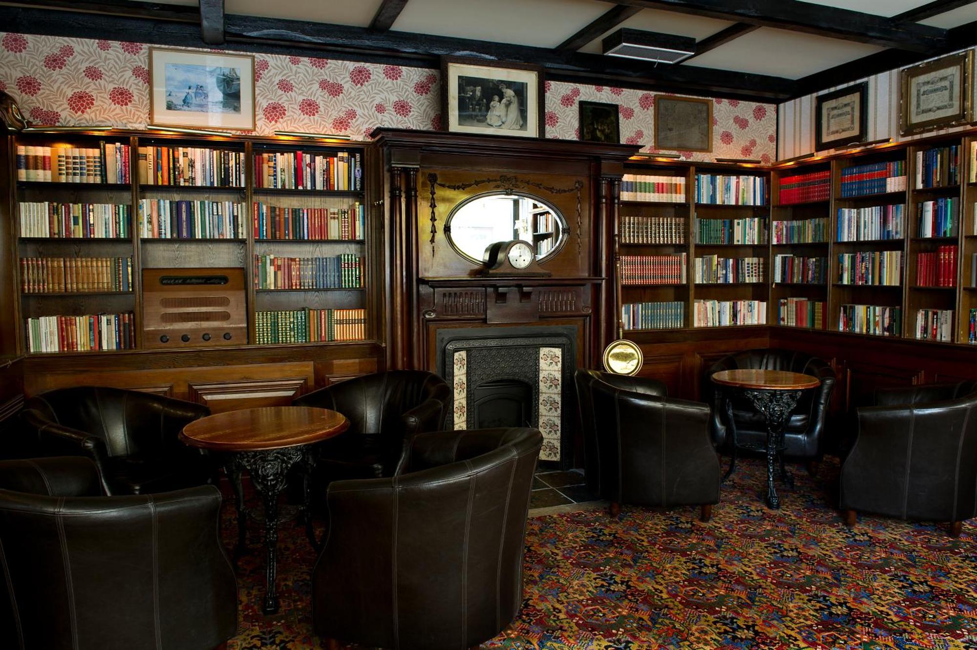 Hotel Bishops Arms Koeping Kültér fotó