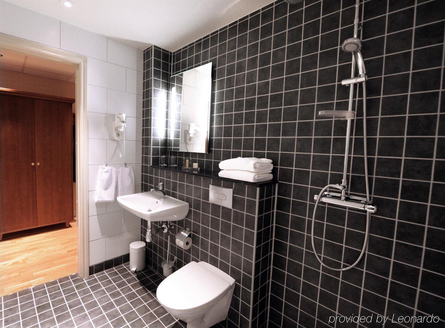 Hotel Bishops Arms Koeping Kültér fotó