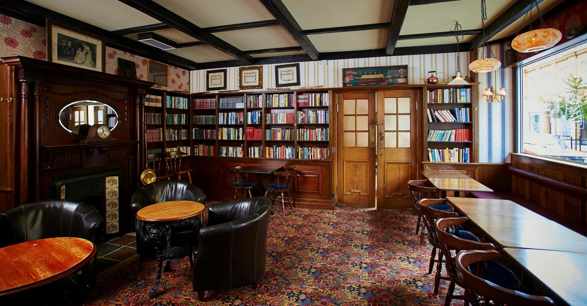 Hotel Bishops Arms Koeping Kültér fotó
