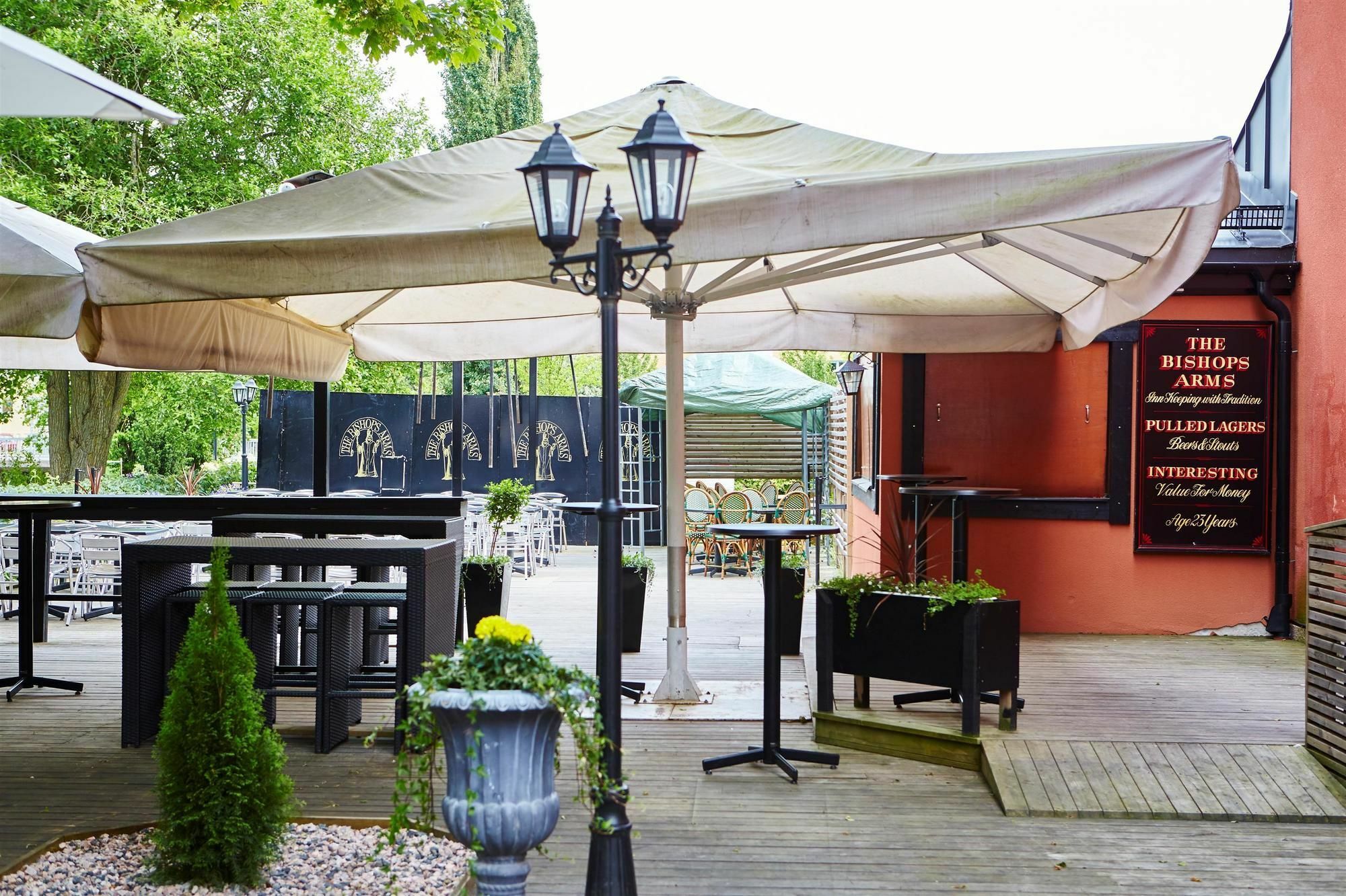 Hotel Bishops Arms Koeping Kültér fotó